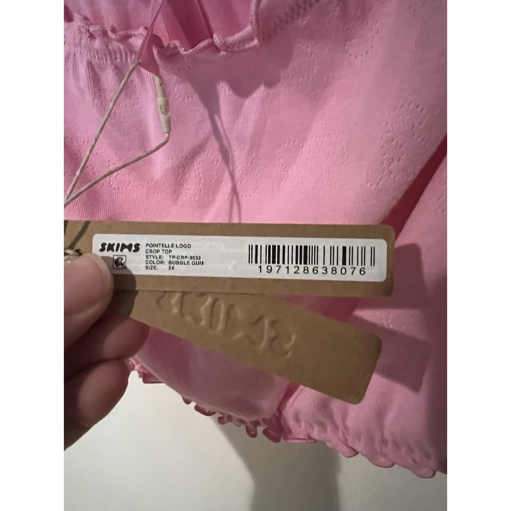 NWT Skims Pointelle Crop Top Bubblegum Pink Logo All Over Print Size 3x - Picture 2 of 7